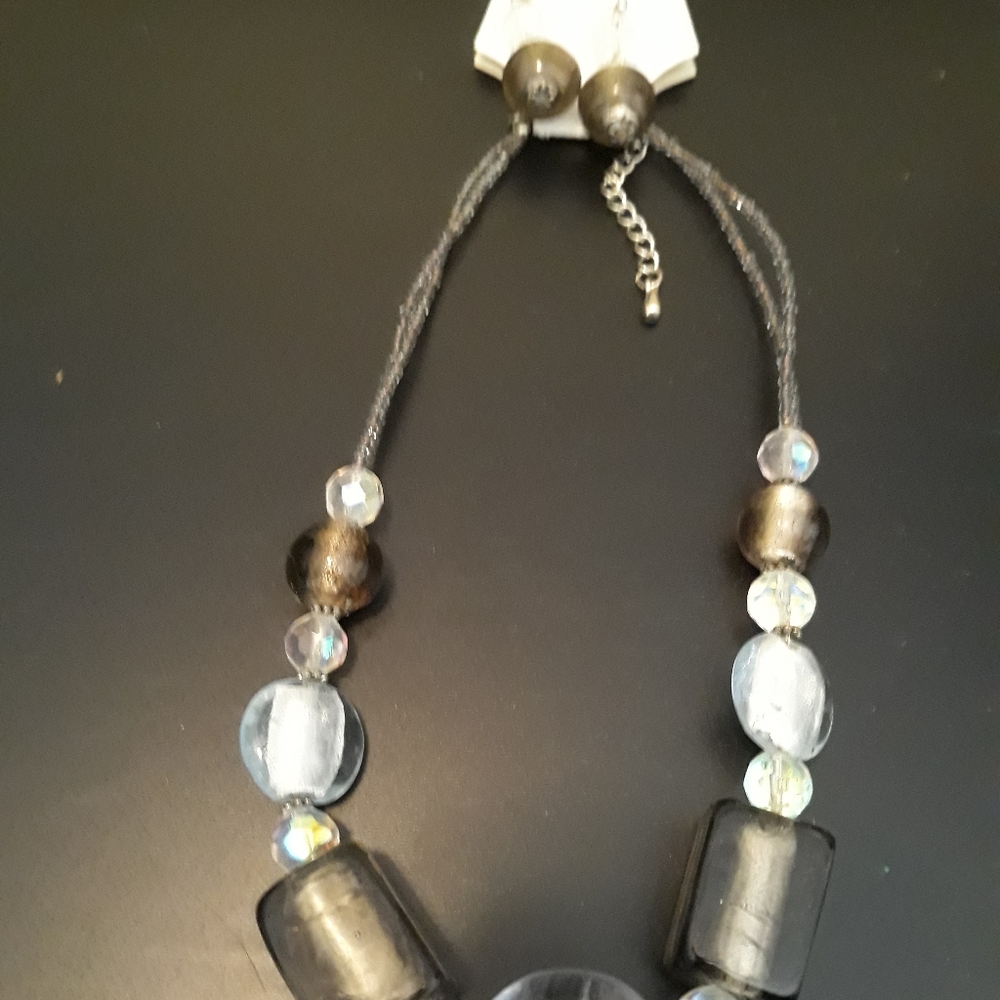 Women necklace and earing set